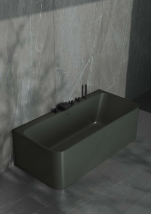 DD8665_32